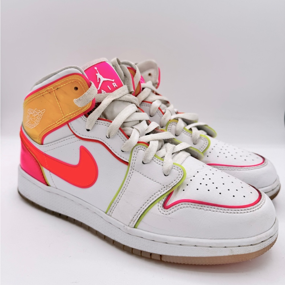 Nike Air Jordan  'Edge Glow' women’s size 7